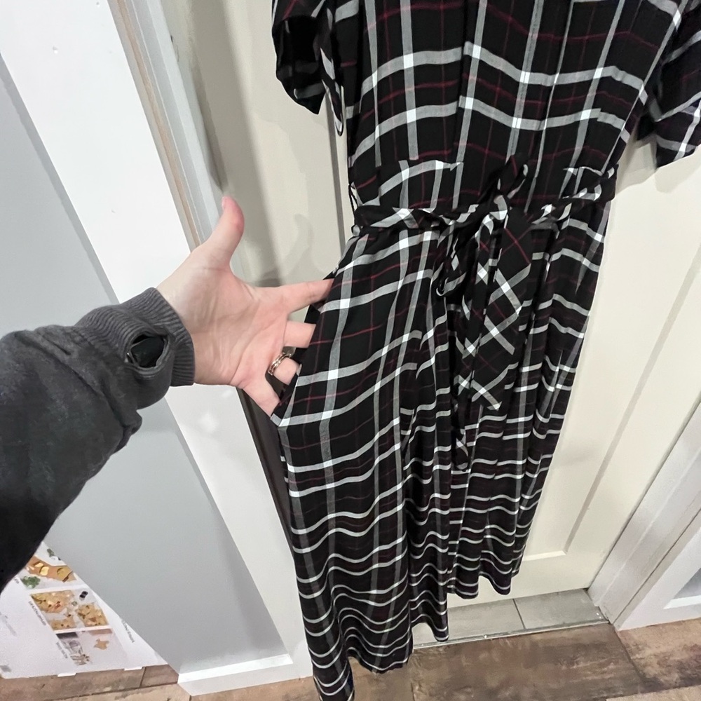Calvin Klein Black & White Plaid Maxi Shirt Dress with Tie Waist - Picture 5 of 6